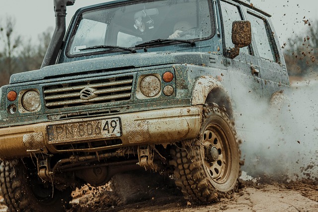 4x4-truck-640x480-72909188.jpeg